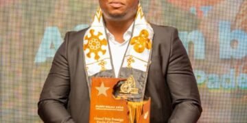 Kigali : Alphonse Charles Wright sacré « Meilleur Acteur Africain de la Justice, de la Transparence et de la Moralisation de la Vie publique ».