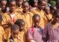 Labé – Diari : un enseignant contractuel chassé du village  après avoir dénoncé le manque d’enseignants dans son école