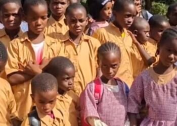 Labé – Diari : un enseignant contractuel chassé du village  après avoir dénoncé le manque d’enseignants dans son école