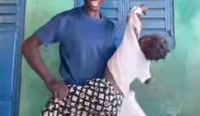 Une vidéo impliquant une fillette suscite l’indignation en Guinée : des activistes des droits des femmes saisissent l’OPROGEM