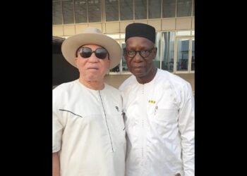 Décès d’Abdoulaye Benson Diakité, ancien journaliste de RFI et conseiller au CNT : Salifou Keïta rend hommage à un pionnier de la presse africaine